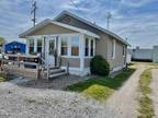 808 E 15th St, Beardstown, IL 62618