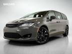 2020 Chrysler Pacifica Touring Front-Wheel Drive Passenger Van