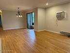Home For Rent In Manalapan, New Jersey