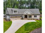 Greensboro, Spacious 4 BD/4.5 BA Residence with 3,600 Square