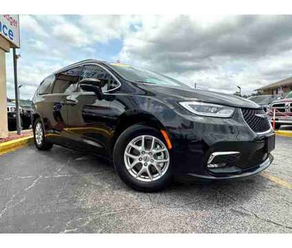 2022 Chrysler Pacifica for sale is a Black 2022 Chrysler Pacifica Car for Sale in Orlando FL