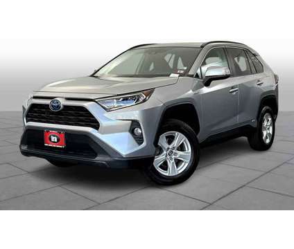 2019UsedToyotaUsedRAV4 is a Silver 2019 Toyota RAV4 Car for Sale in Manchester NH