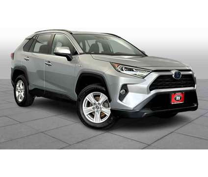 2019UsedToyotaUsedRAV4 is a Silver 2019 Toyota RAV4 Car for Sale in Manchester NH