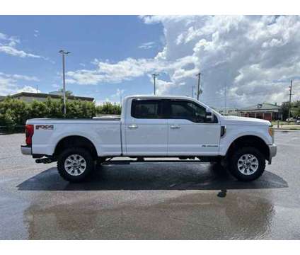 2017 Ford Super Duty F-250 SRW Lariat is a White 2017 Ford Car for Sale in Southaven MS