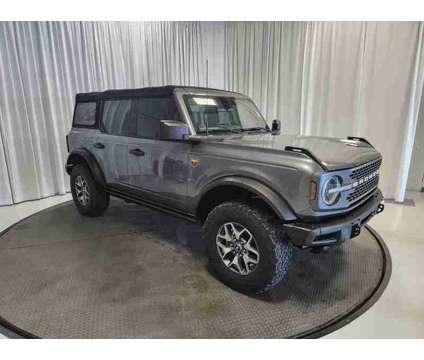 2022 Ford Bronco Badlands is a Grey 2022 Ford Bronco SUV in Fort Wayne IN