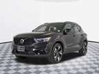 2023 Volvo XC40 B5 Plus Dark Theme