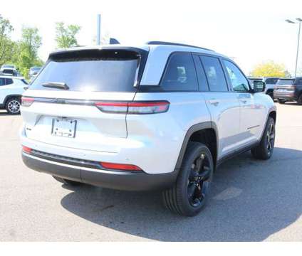 2024 Jeep Grand Cherokee Altitude is a Silver 2024 Jeep grand cherokee Altitude SUV in Fowlerville MI