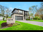 Mississauga 5BR 4.5BA, Immerse yourself in the sought-after