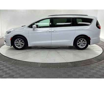 2022 Chrysler Pacifica Touring L is a White 2022 Chrysler Pacifica Touring Van in Saint George UT
