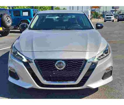 2022UsedNissanUsedAltima is a Silver 2022 Nissan Altima Car for Sale in Houston TX