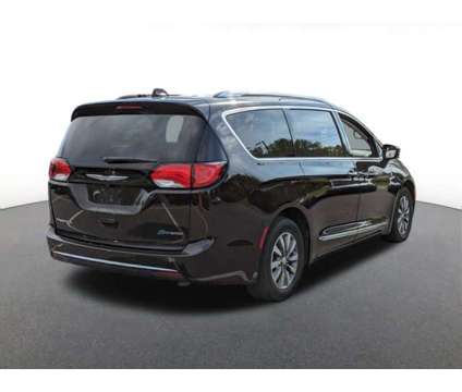 2019 Chrysler Pacifica is a Black 2019 Chrysler Pacifica Car for Sale in Johnstown NY