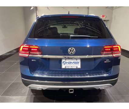 2019 Volkswagen Atlas 3.6L V6 SEL is a Blue 2019 Volkswagen Atlas Car for Sale in Madison WI