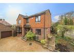 4 bedroom detached house for sale in Crofts Close, Chiddingfold, GU8