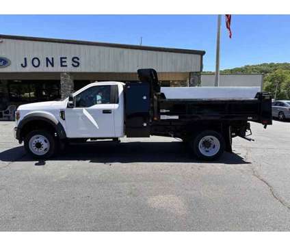 2019 Ford Super Duty F-550 XL Dump Truck is a White 2019 Ford Truck in Hayesville NC