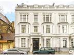 Flat to rent in Castletown Road, London, W14 (Ref 224048)