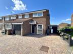 Lupin Drive, Springfield, Chelmsford 3 bed end of terrace house for sale -