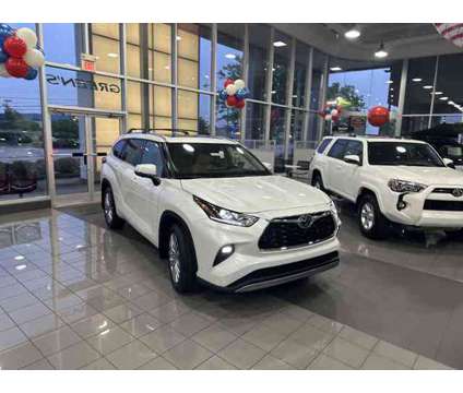 2024 Toyota Highlander Platinum is a White 2024 Toyota Highlander Car for Sale in Lexington KY