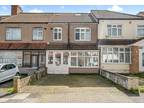 4+ bedroom house for sale in Sunnymead Road, Kingsbury, London, NW9
