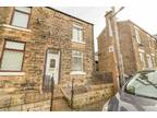 2 bedroom end of terrace house for sale in Queen Street , Hadfield, Glossop