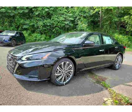 2024 Nissan Altima 2.5 SL is a Black 2024 Nissan Altima 2.5 Trim Car for Sale in Jenkintown PA