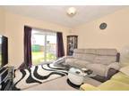 2+ bedroom maisonette to rent in Meadowcroft Close, Horley, Surrey, RH6