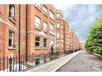 2 bed flat for sale in Fulham Road, SW6, London