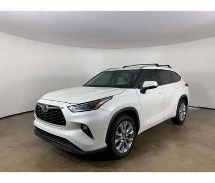 2021 Toyota Highlander Limited is a White 2021 Toyota Highlander Limited Car for Sale in Peoria IL