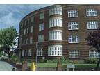 3 bed flat to rent in Quadrant Close, NW4, London
