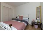 2 bed flat for sale in Carlton Vale, NW6,