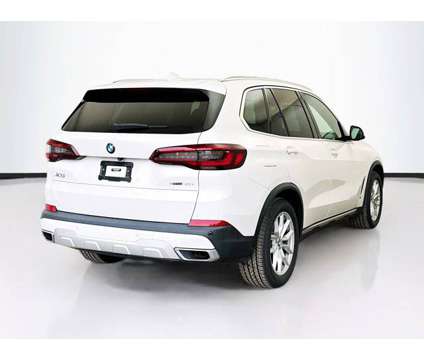 2021 BMW X5 sDrive40i is a White 2021 BMW X5 3.0si SUV in Montclair CA