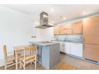 2 bed flat to rent in High Street, E15, London