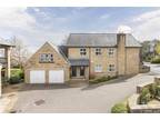 Breary Court, Bramhope, Leeds, West Yorkshire, LS16 3 bed apartment for sale -