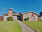 Single Family Residence - Dallas, TX 7329 Blackwillow Ln