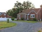 25224 Oak Dr, Damascus, MD 20872