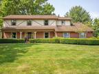 955 Blind Brook Dr, Columbus, OH 43235