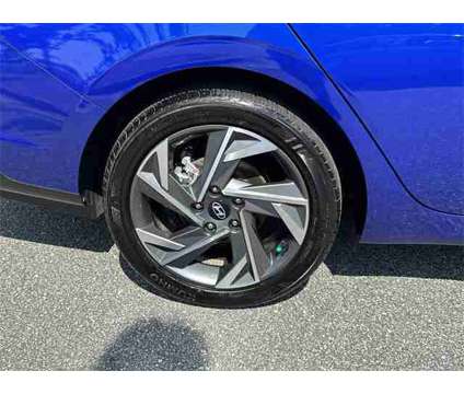 2024 Hyundai Elantra SEL is a Blue 2024 Hyundai Elantra Sedan in Kennesaw GA