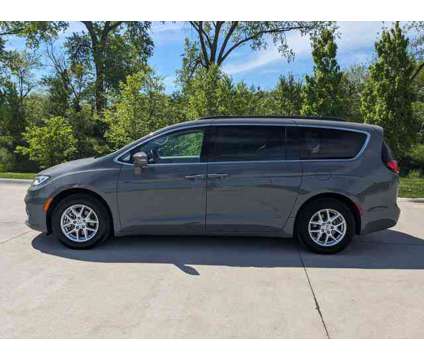 2022 Chrysler Pacifica Touring L is a Grey 2022 Chrysler Pacifica Touring Van in Clive IA