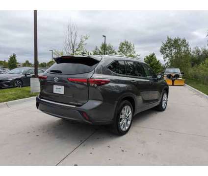 2021 Toyota Highlander Limited is a 2021 Toyota Highlander Limited SUV in Clive IA