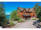 Central Lake 5BR 4.5BA, experience the charm of waterfront