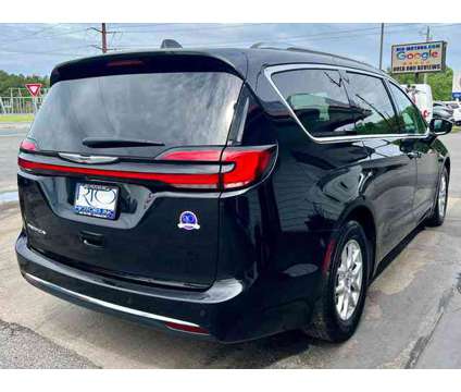 2021 Chrysler Pacifica for sale is a Black 2021 Chrysler Pacifica Car for Sale in Frankford DE