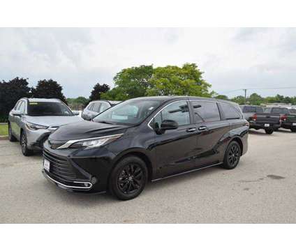 2022 Toyota Sienna XLE 8-Pass is a Black 2022 Toyota Sienna XLE Car for Sale in Lombard IL
