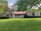 Home For Sale In Grand Blanc, Michigan