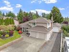 Close in Tri-level with additional Detached Garage~