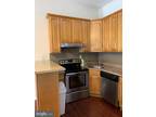 Unit/Flat/Apartment, Straight Thru - PHILADELPHIA, PA 911 Wood St #1FL