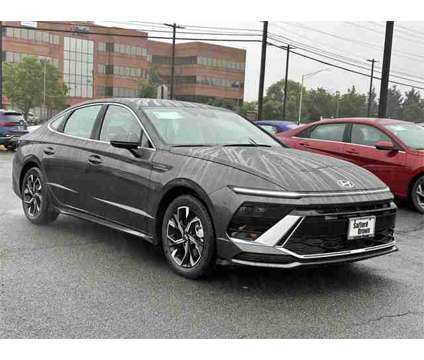 2024 Hyundai Sonata SEL is a Grey 2024 Hyundai Sonata SE Sedan in Manassas VA