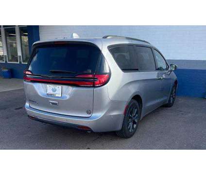 2021 Chrysler Pacifica Touring L is a Silver 2021 Chrysler Pacifica Touring Van in Globe AZ