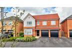 5 bedroom detached house for sale in The Fouracres, Wakefield, WF1