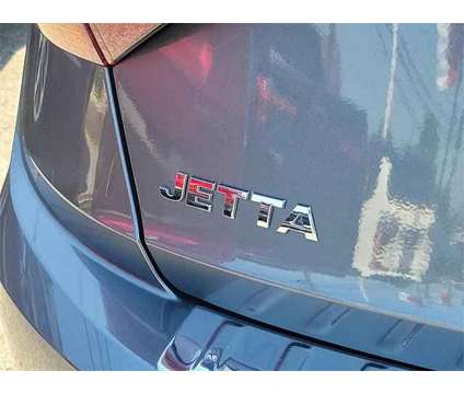 2019 Volkswagen Jetta 1.4T SEL is a Grey, Silver 2019 Volkswagen Jetta 2.5 Trim Car for Sale in Annapolis MD