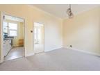 2 Bedroom Flat for Short Let in Frith Road