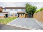 4 bedroom semi-detached house for sale in Kershaw Close, Luton, LU3